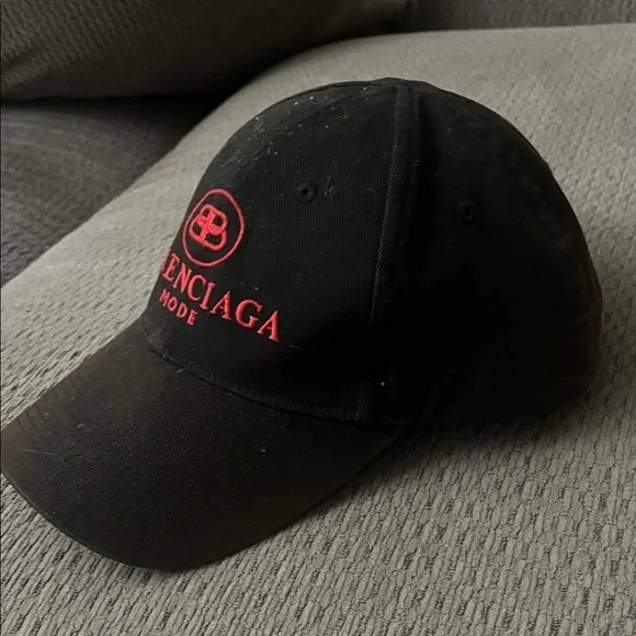 Balenciaga Black Cap with Red Logo Embroidery - Picture 7 of 8